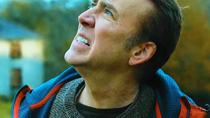 يجب على الرجل أن ينتظر عودة ابنه كل مرة.