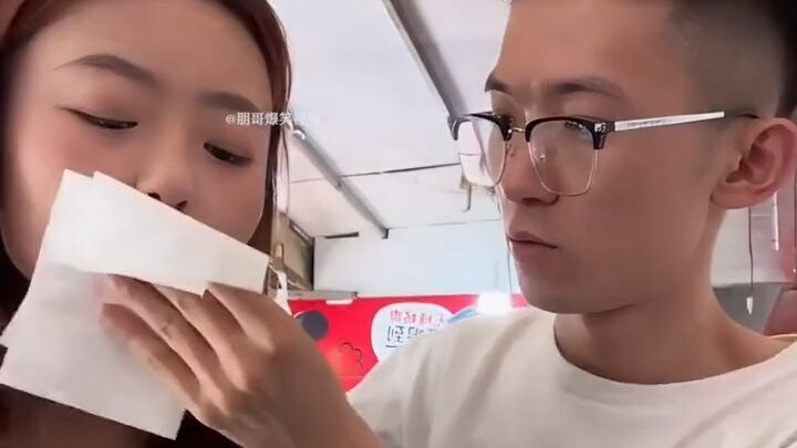 Merangkum berbagai tingkah konyol pacar sehari-hari—kalau pacar tidak pernah melakukan hal konyol, h