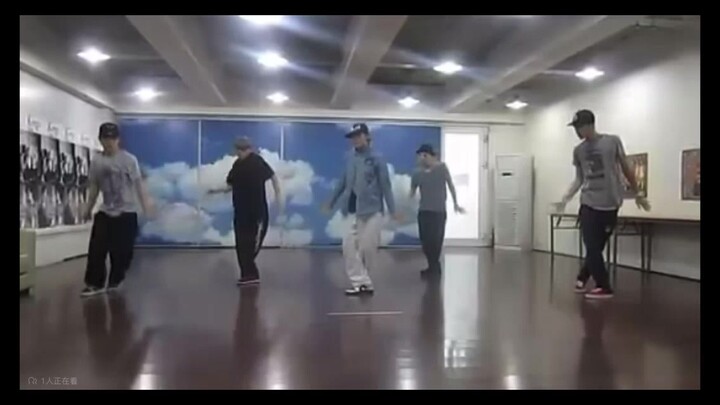 Khi phiên bản biên đạo của “History” sử dụng giọng hát của EXO-K thì…