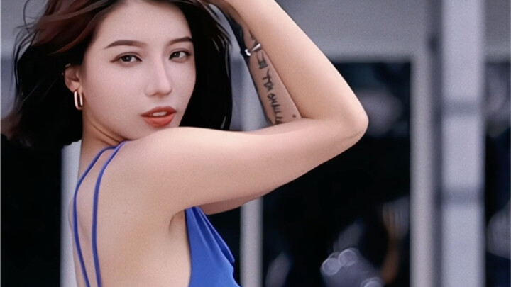 Rambut Pendek!! Wanita Dewasa yang Gahar!! Berbagi Gaya Padu Padan Rok Ketat!!