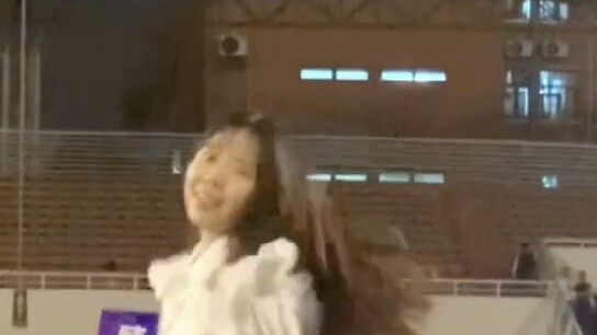 เพลงเดบิวต์ที่ดีที่สุดในโลก โซเน่คัฟเวอร์เพลงนี้ทั้งน้ำตาเมื่อปี 2012 สุขสันต์วันครบรอบ 16 ปีการเดบิ