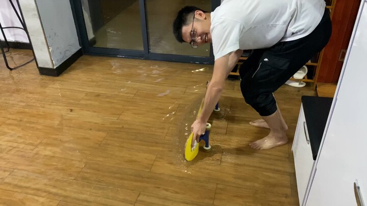 把下水道挖开了，目前情绪稳定，确认报废了