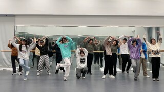 Kelas hip-hop pertama di semester baru! Akhirnya aku bisa menari lagi!
