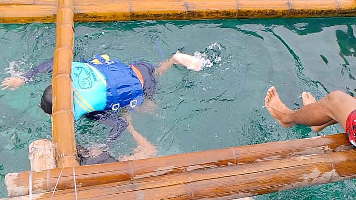 enjoying moment❣️❣️☺️☺️ #snorkeling#fish feeding