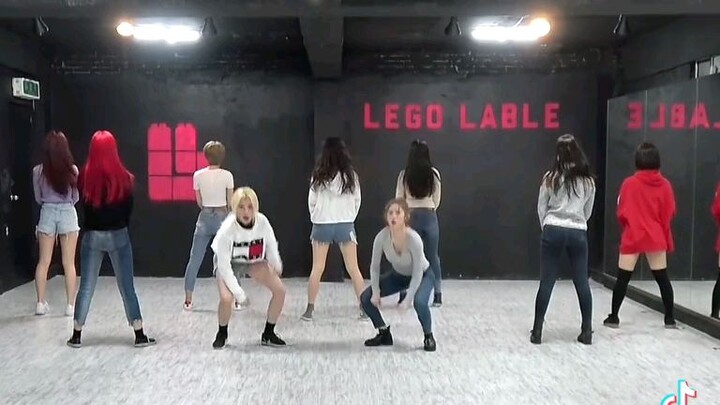 momoland boom