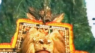 Malaysia Jan sok Sokan ngambil kesenian reog Ponorogo dari Indonesia emg bisa bikin berat😏