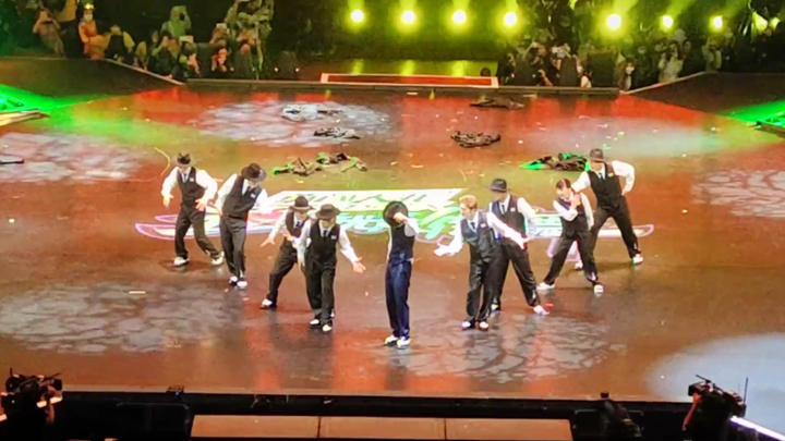 王一博街舞现场路人第一视角