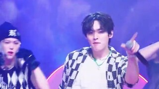 ฉันถูกเสนอชื่อให้เป็นผู้จัดการการแสดงออก ราชา และเขาก็ถ่ายฉันอย่างหนักเป็นเวลา 1 นาที |. Straykids 2