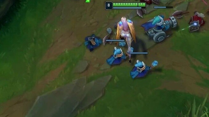 Silas TP supports his teammates and immediately steals Ekko's ultimate move and runs away after disc