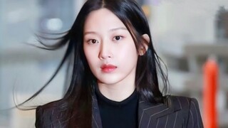 بذلة مخططة، ولا أثر لأي دهون زائدة حول الخصر! [وين جيا يينغ] ستايل العمل في المطار في الصباح الباكر 