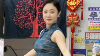 It’s time for the boss lady to show off her figure again. What do you think of her dancing?