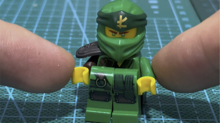 如何让乐高人仔蹲下来？