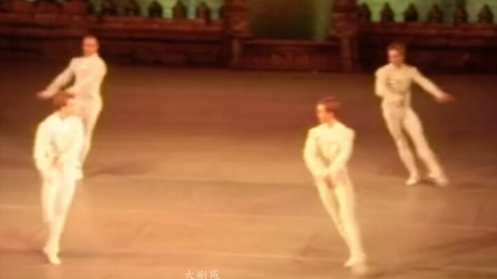 Thật đúng là chia ra thì mỗi người một vua, hợp lại thì chỉ là cát bụi.