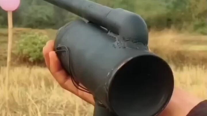 A simple alcohol-powered flintlock—such a clever design!