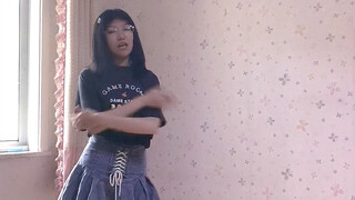 菲梦少女 再次重逢的世界 ⅔开麦 唱跳 来啦～这首歌是我跳过最累的…（忽略那个刘海，我自己给他剪的，非常破烂）