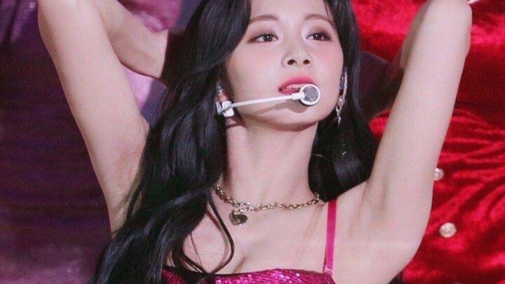 “Tata rias yang hanya pantas untuk acara penghargaan”