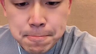 “领导老是偷摸蹭我，主播你说怎么办”