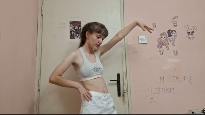 Fiona Slunjski 'Tweek Tweark' dance practice