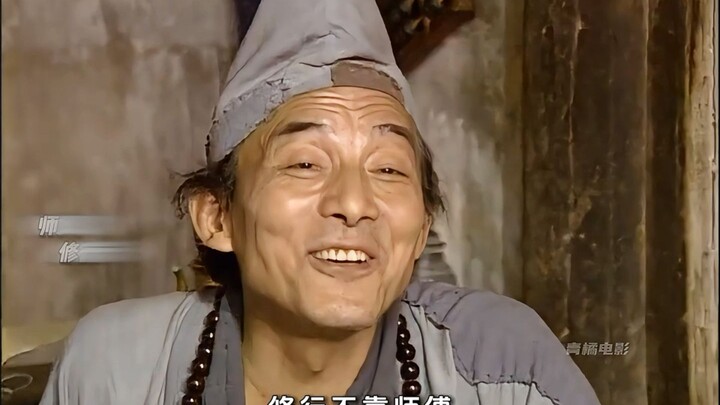 "القدر يجمعنا من مسافة بعيدة، وثلاث ضحكات تذهب سدى كأنها حماقة."