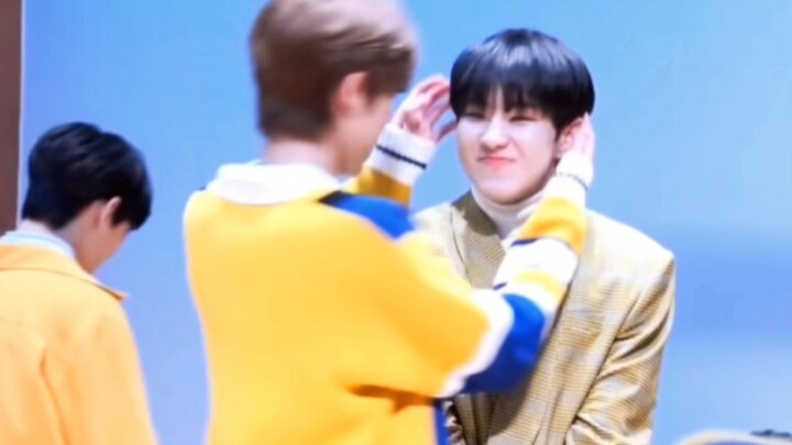 Xu Minghao, akhirnya kamu juga melakukannya pada Kwon Soonwoong, keduanya benar‑benar menggemaskan [