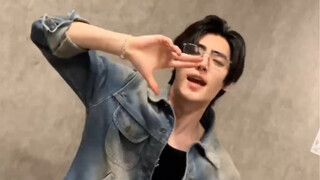 朴成训GENTO舞蹈挑战！银框眼镜！TikTok：Let's GENTO！