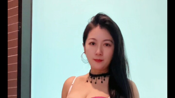 Vũ điệu nóng bỏng của quý cô trưởng thành – Vũ trường mùa hè: Hạ Tử Hân