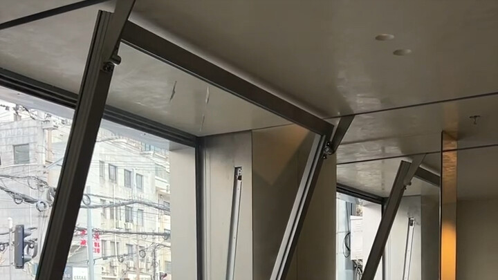 This electric sliding gate is amazing...