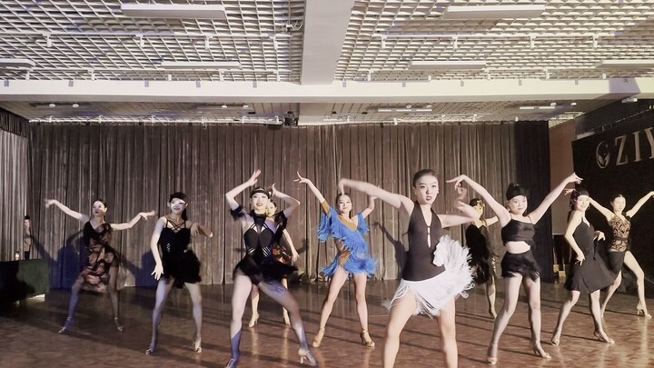 来自23届同学们的集体拉丁舞展示，越看越爱！！！