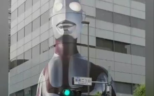 Lampu lalu lintas di jalanan Jepang, posisinya benar-benar keren!