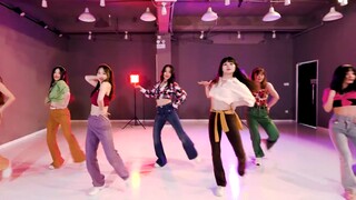 Lin Zhimei's Cantonese hit "First Love" dance choreography, a retro Hong Kong style with a strong at