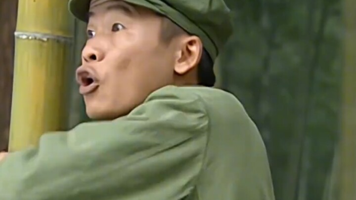 Er Leng nearly shot Fu Gui to death with his gun, only to find out that Fu Gui had a gun too!