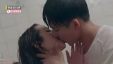 Couple get wet and kissing in bathroom小情侶濕身在浴室接吻