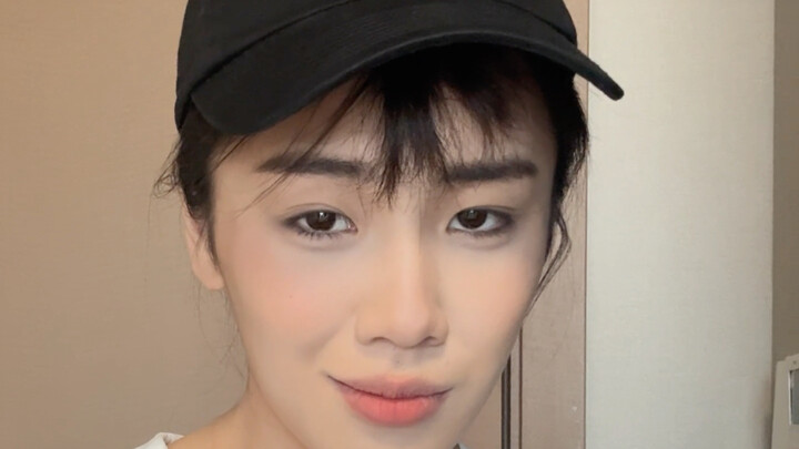 Ibu mengira adik sangat pemalu.