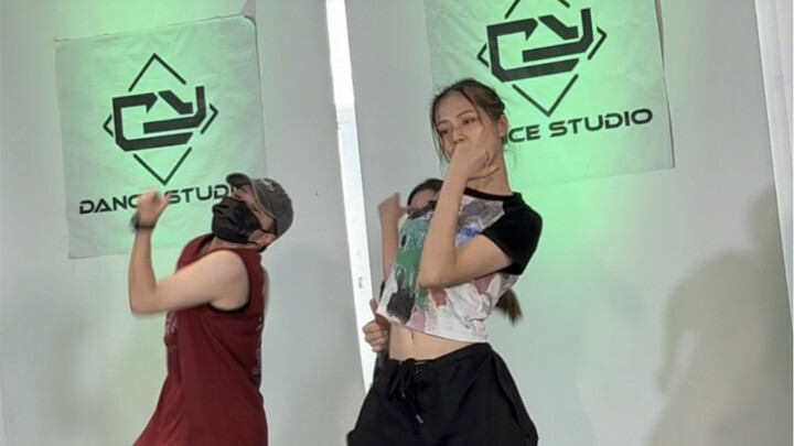 The last vertical-screen version, pretending to be CoBao rapping