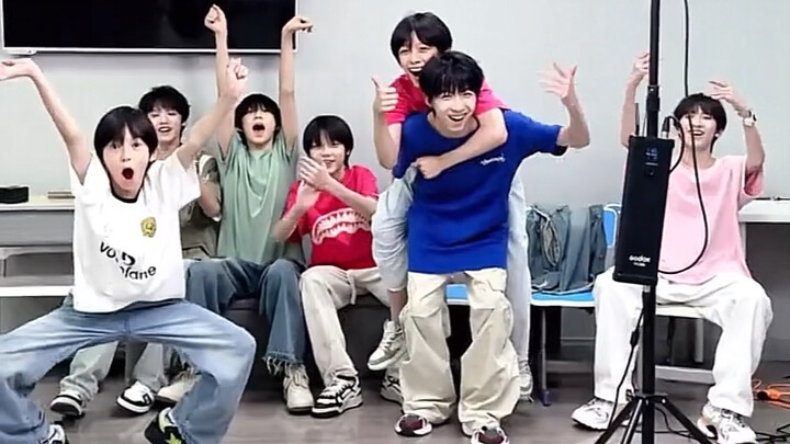 终于看到了小四四的reaction！｜《back seat》cover by张桂源 张函瑞