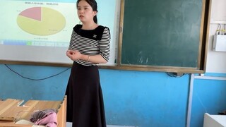 المعلمة، هل الأولاد لديهم الدورة الشهرية؟