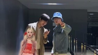 宇宙少女小不点任多荣x MonstaX玟赫&周宪TikTok自拍SuperYuppers舞蹈挑战 220109