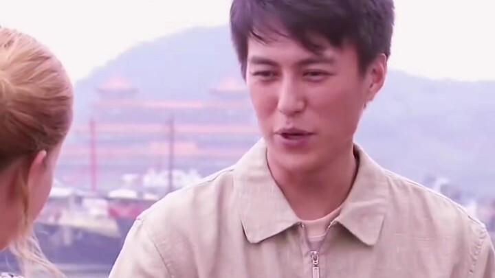 A poor young man meets a benefactor while grilling bought fish, and from then on, his life takes off
