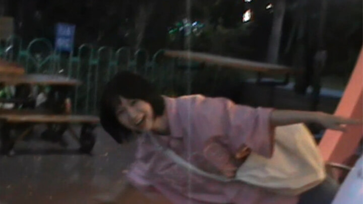 أنا وحدي عالق في الذكريات، أما أنت فقد أصبحت حراً منذ زمن.