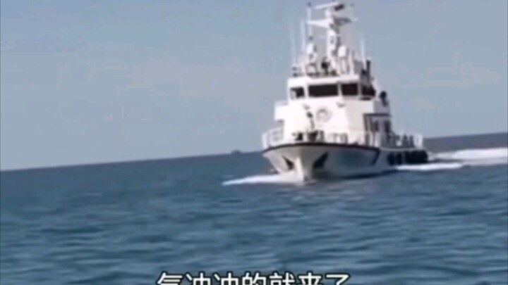 One second ago: "Mom! He stole my fish! Waaah!" The next second: "You're done for, you're done for—M