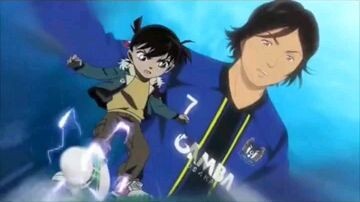 Conan sút bóng siêu xoáy