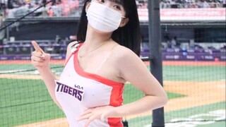【4K】ลีดาฮเย โชว์เต้นเชียร์ลีดเดอร์ (น่าเบื่อ)