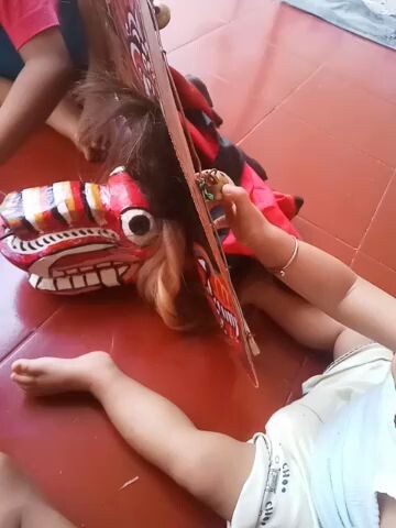 bocimut pegang kepala naga