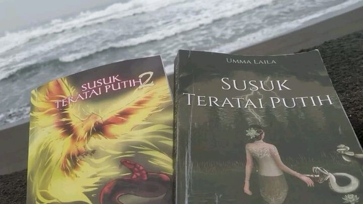 Ready novel fisik dan PDF nya ya. Judul : Susuk Teratai Putih 1 dan 2. Genre Horor Spiritual