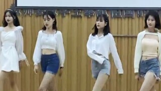 【เต้นคัฟเวอร์】คลิปซ้อมเพลง lovesick girls (รู้สึกว่าพวกเราทั้งสี่คนล้วนเป็นสาวสวยมาก ฮ่าฮ่าฮ่า)