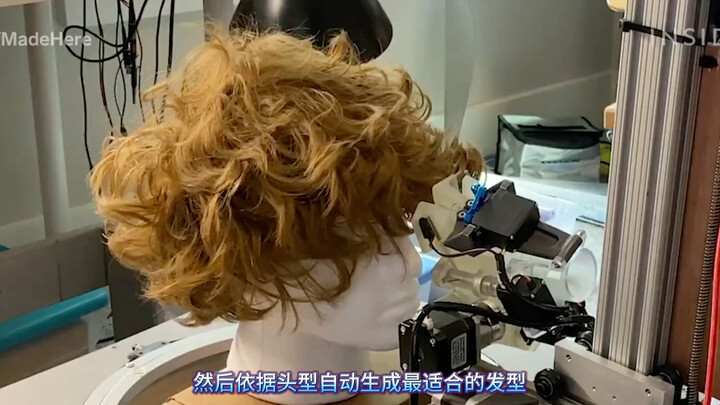 มีหนุ่มคนไหนที่อยากมาร่วมสร้างหุ่นยนต์ตัดผมตัวแรกของประเทศบ้างไหม