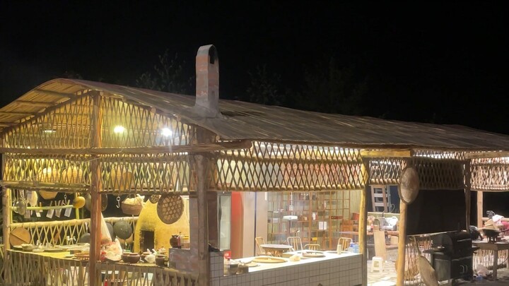 ซุปไก่โสมดำสุดแมน เสิร์ฟคู่หม้อต้มเลือดแกะไส้ใหญ่มันๆ แบบเรียบง่าย