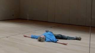 هذه اللقطة رائعة جدًا... في الثانية السابقة كنت متعبًا للغاية، وفي الثانية التالية بمجرد سماع الموسي