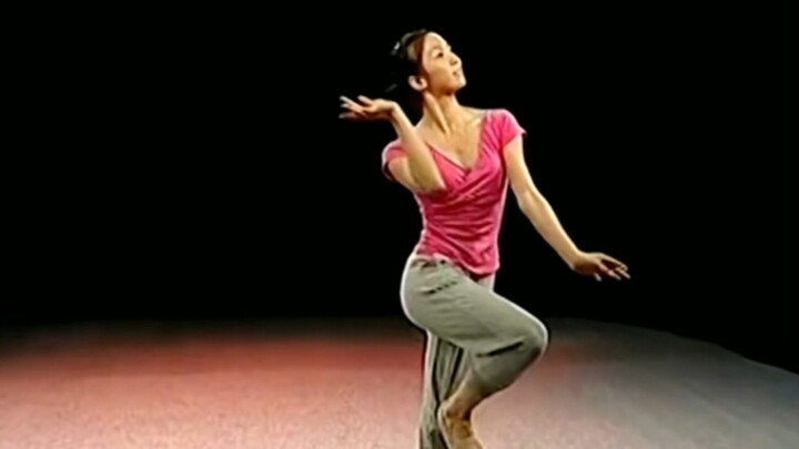 If you want to watch, watch the professionals... Tang Shiyi dance practice...