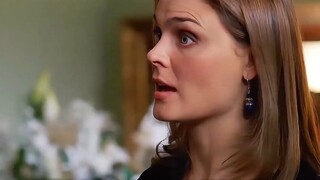 下饭神剧来喽 葬礼上的闹剧